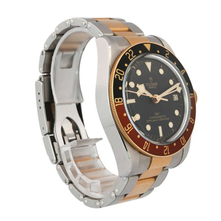 Tudor Heritage Black Bay GMT M79833MN-0001 Uhr in Edelstahl mit Gelbgold-Lünette und schwarzem Zifferblatt, Edelstahl/Gelbgoldband und Sicherheitsfaltschließe