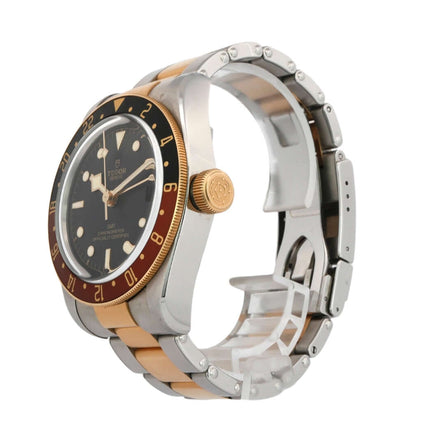 Tudor Heritage Black Bay GMT M79833MN-0001 Armbanduhr mit Edelstahl- und Gelbgoldgehäuse, schwarz brauner Lünette und schwarzem Zifferblatt