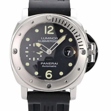 Panerai Luminor Submersible Automatic Acciaio 44 PAM01024 mit schwarzem Zifferblatt und Kautschukband.