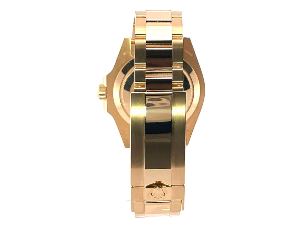 Rückansicht der Rolex Submariner Date 41 Gelbgold Ref. 126618LN mit 18 Karat Gelbgold Armband und Sicherheitsfaltschließe