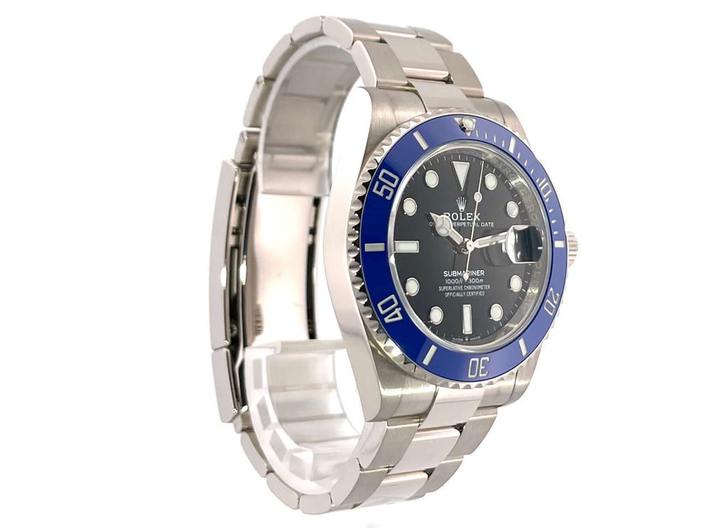 Rolex Submariner Date Weißgold 126619LB Uhr mit blauem Cerachrom Lünette, Schwarzes Zifferblatt und Oyster Armband aus 18 kt Weißgold.