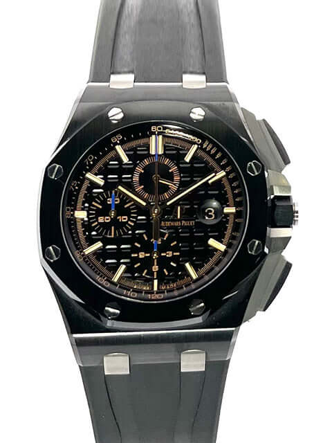 Audemars Piguet Royal Oak Offshore Chronograph 26405CE.OO.A002CA.02 mit schwarzem Kautschukband und Keramikgehäuse.