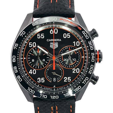 TAG Heuer Carrera Heuer 02 Chronograph CBN2A1M.FC6526 Porsche Edition mit schwarzem Lederband und DLC-beschichtetem Edelstahlgehäuse.