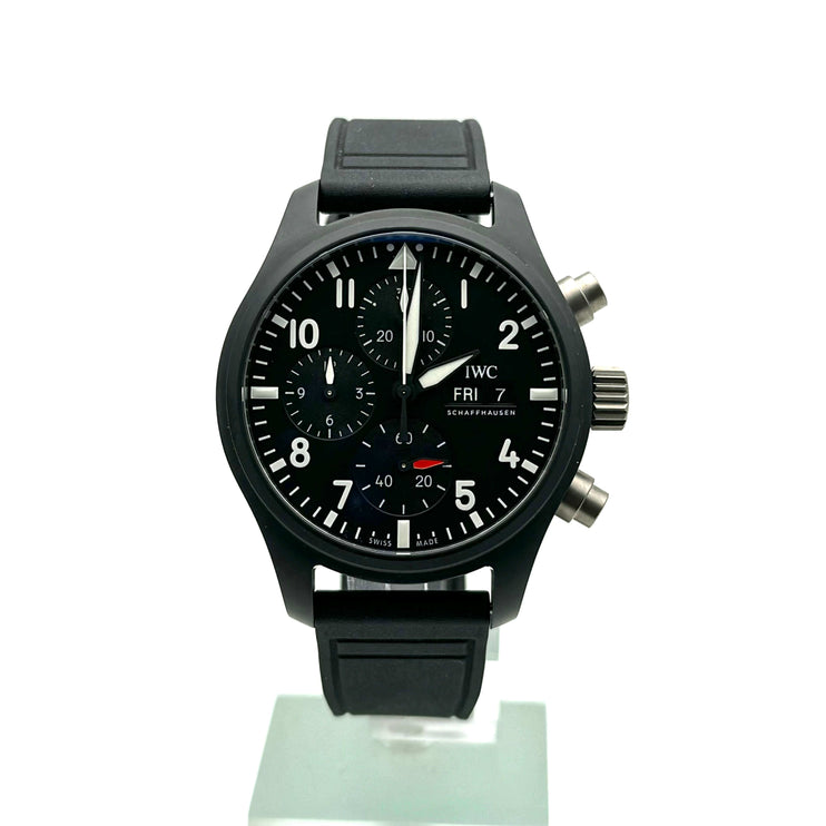 IWC Pilots Watch Chronograph 41 Top Gun IW389401, Keramikgehäuse, schwarzes Kautschukband, schwarzes Zifferblatt mit Leuchtmarkierungen und Chronographen-Funktion