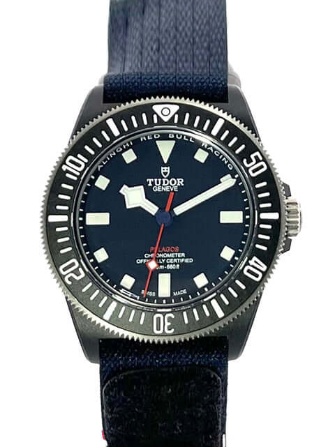 Tudor Pelagos FXD M25707KN-0001 Alinghi Red Bull Racing Edition mit blauem Zifferblatt und Textilband