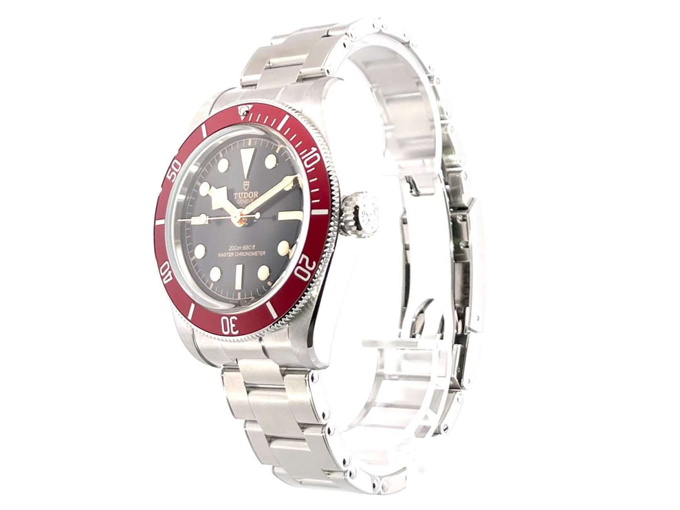 Tudor Black Bay 7941A1A0RU-0001, Edelstahlgehäuse, schwarze Zifferblatt, rote Lünette, Edelstahlband, automatische Uhrwerk, 41 mm Durchmesser