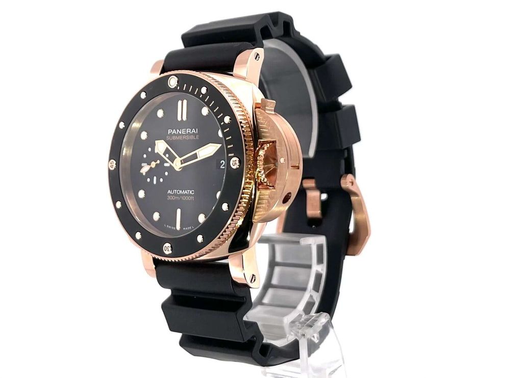 Panerai Submersible Goldtech PAM02164, poliertes 18 kt Goldgehäuse, schwarzes Kautschukband, schwarzes Zifferblatt, Automatikwerk, 72 Stunden Gangreserve