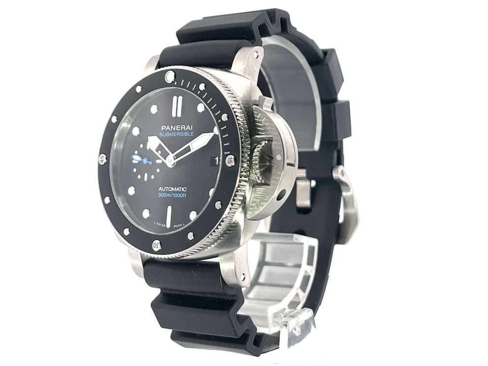 Panerai Luminor Submersible Automatic 42 PAM02683, Edelstahlgehäuse mit schwarzem Kautschukband, schwarzes Zifferblatt, 42 mm Gehäusedurchmesser