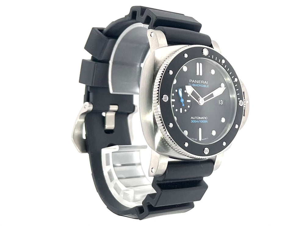 Panerai Luminor Submersible Automatikuhr 42 PAM02683 mit schwarzem Zifferblatt und satiniertem Edelstahl-Gehäuse